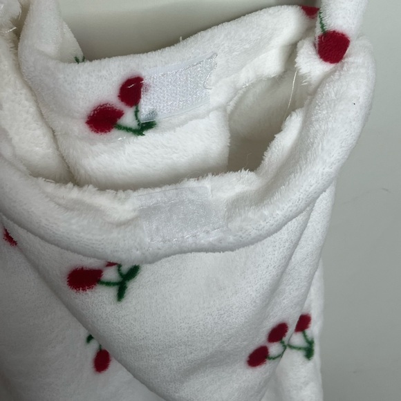 SHEIN Cherry Graphic Fluffy Shoulder Bag - Picture 9 of 12